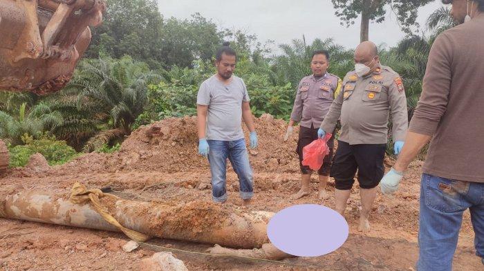 Jenazah Agun Kurniadi (31) warga Kota Pangkalpinang ditemukan di dalam pipa saluran air di kolam perusahaan tambang timah di Desa Paku, Kecamatan Payung, Kabupaten Bangka Selatan, Rabu (15/1/2025)