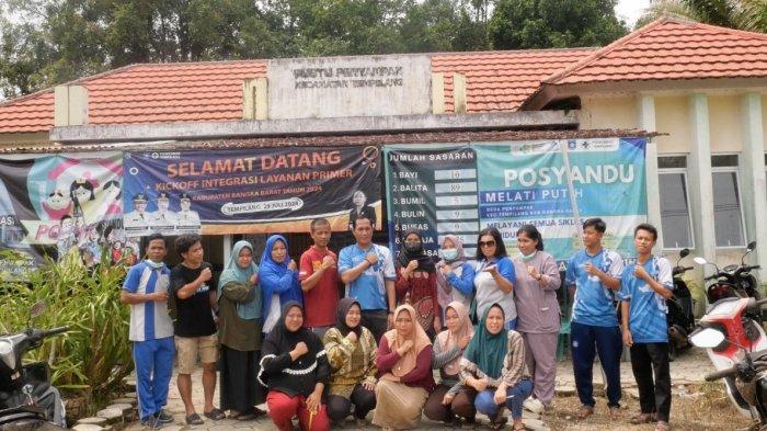 Kepala Desa Penyampak, Doni bersama pendamping desa, Ketua kelompok Ketapang hewani dan pangan, dan petani berada di JUT Tambet