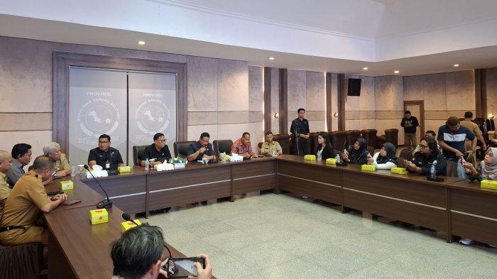 HASIL INVESTIGASI IJAZAH - Pemprov Bangka Belitung menggelar konferensi pers, di Kantor Gubernur Provinsi Bangka Belitung, Senin (14/7/2025).