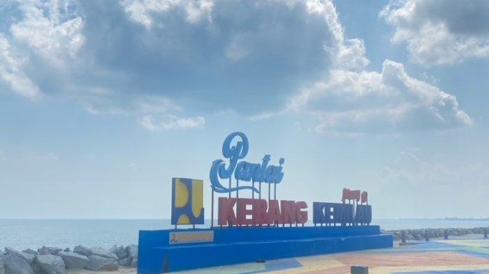 Pantai Kebang Kemilau, Kelurahan Arung Dalam Kecamatan Koba, Bangka Tengah (