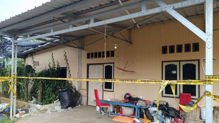 Kondisi terkini rumah tempat penyelundupan baby lobster di Desa Riding Panjang, Kecamatan Belinyu, Kabupaten Bangka, Jumat (17/5/2024). 