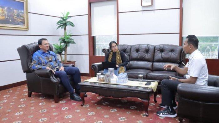 Suganda Pandapotan Pasaribu bertemu Basuki Tjahaja Purnama