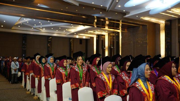 INSTITUT Citra Internasional saat menyelenggarakan Wisuda XIII Tahun Akademik 2023/2024 di Novotel Bangka Hotel & Convention Centre, Sabtu (30/11/2024).