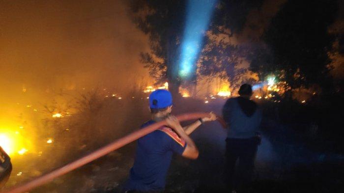 Api Berkobar Api Berkobar Malam Hari, Satu Hari Tiga Lokasi Terbakar - Bangkapos.com