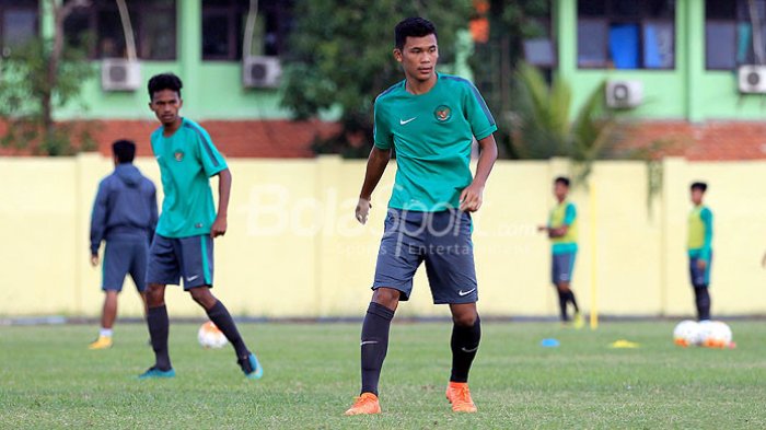 Penyerang timnas U-16 Indonesia, Sutan Diego Armando Zico, saat mengikuti latihan di Stadion Jenggolo Sidoarjo, Jawa Timur, Selasa (26/6/2018) sore.