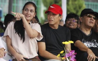 Luna Belum Pastikan Jemput Ariel dari Rutan - Bangkapos.com