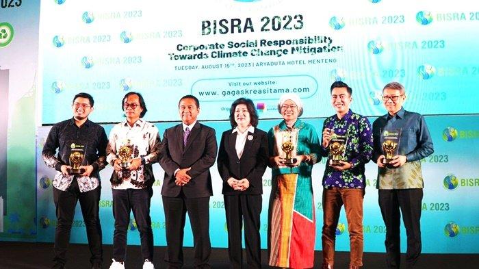 Acara penyerahan Bisnis Indonesia Corporate Social Responsibility Awards (BISRA) di Aryaduta Hotel Jakarta, Selasa (15/8/2023).