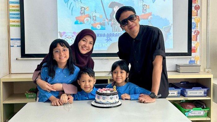 Akhirnya Desta dan Natasha Rizky Kembali Bersatu demi Anak yang Ultah.