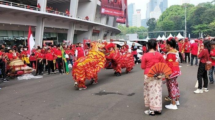 Ribuan Massa Peringatan Bulan Bung Karno Dihibur Aksi Barongsai, SUGBK ...