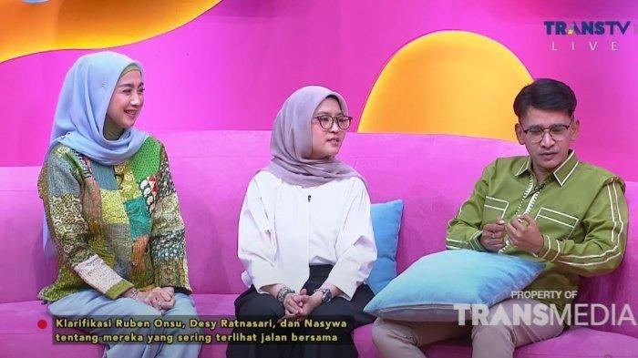 Anak Desy Ratnasari buka suara soal kedekatan sang ibu dengan Ruben Onsu.