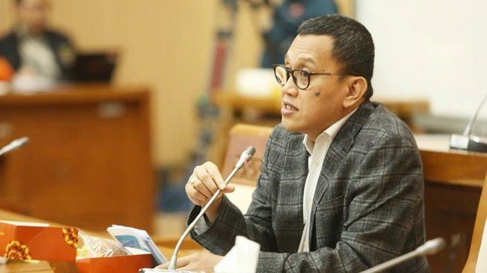 Anggota Komisi VII DPR RI, Abdul Kadir Karding, saat Rapat Dengar Pendapat dengan jajaran PLN mengatakan bahwa smart meter Advanced Metering Infrastructure (AMI) perlu segera diterapkan karena teknologi ini dapat meningkatkan keandalan pasokan listrik dan juga mampu meningkatkan efisiensi.