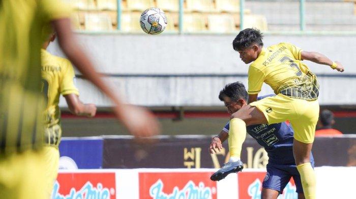 Arema FC vs Barito Putera Stadion Patriot Chandrabaga Liga 1