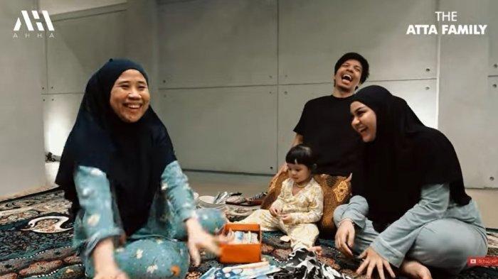 Atta Halilintar dan Suroh saat menceritakan kejadian ketika liburan di Korea dilansir dalam tayangan YouTube Ah, Rabu (24/1/2024).