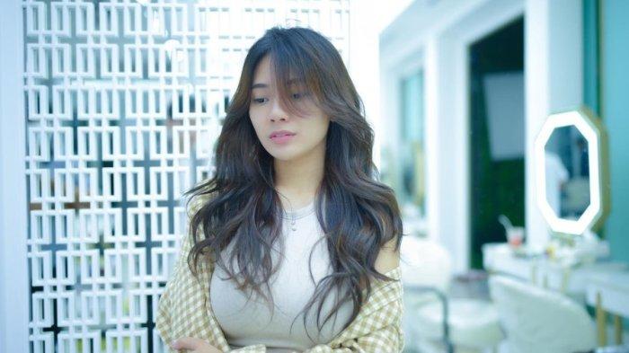 selebgram Berlliana Lovell.