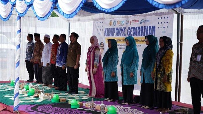 Bupati HST, H Aulia Oktafiandi saat mengkampanyekan Gemarikan di Desa Kayu Rabah, HST