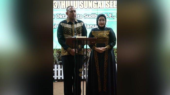 Dandim baru Kodim 1003 HSS Letkol Inf Putut Januarto bersama istri.