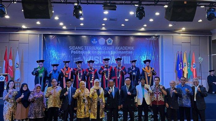 Foto bersama para tamu undangan dari berbagai instansi bersama dengan jajaran Yayasan Pucuk Merah dan Pimpinan Polanka. 