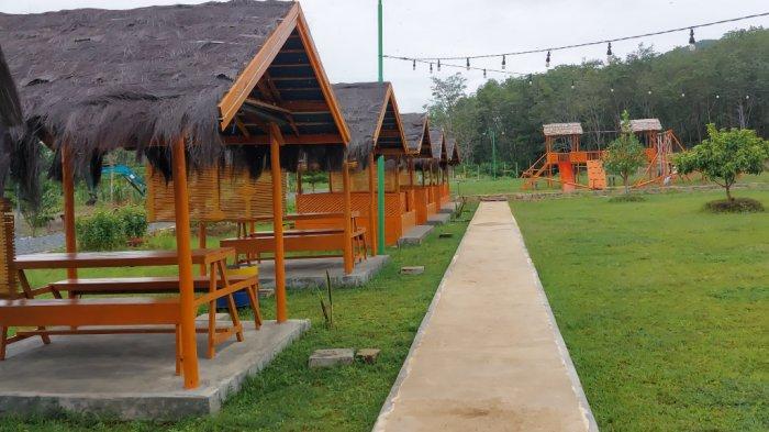 Inilah deretan gazebo di lokasi wisata alternatif di Pegunungan Batilai yang memadukan wisata alam dan kuliner. Tersedia gazebo-gazebo unik untuk bersantai.