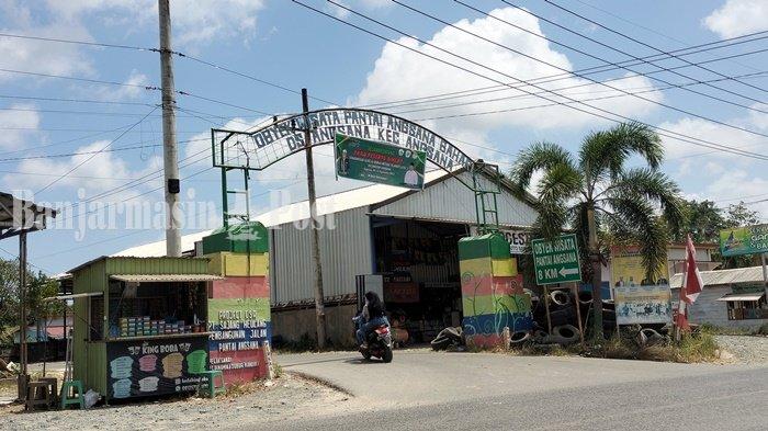 Gerbang masuk menuju objek wisata Pantai Angsana, Kecamatan Angsana, Kabupaten Tanah Bumbu (Tanbu), Provinsi Kalimantan Selatan (Kalsel), Kamis (28/9/2023).
