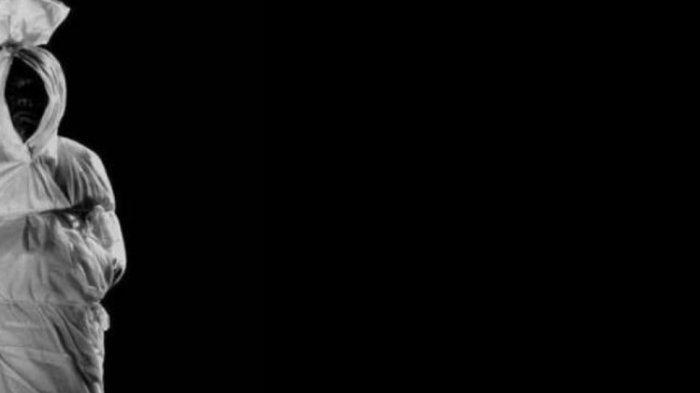 Geger Penampakan Pocong Di Atas Pohon Kelapa Di Karawang Ternyata