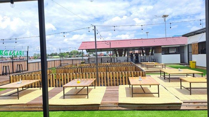 Warung Terapung Pesona Margasari di Desa Beringin, Kecamatan Candi Laras Selatan, Kabupaten Tapin, Provinsi Kalimantan Selatan.