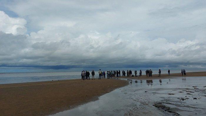 REKREASI PANTAI - Inilah pesisir di wilayah Desa Kualatambangan, Kecamatan Takisung, Tanahlaut yang bisa menjadi tempat pilihan rekreasi pantai alternatif.