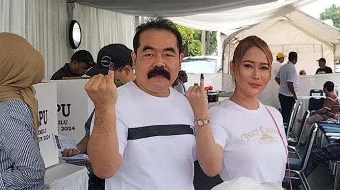 Inul Daratista dan Adam Suseno ditemui di kediamannya kawasan Pondok Indah, Jakarta Selatan.