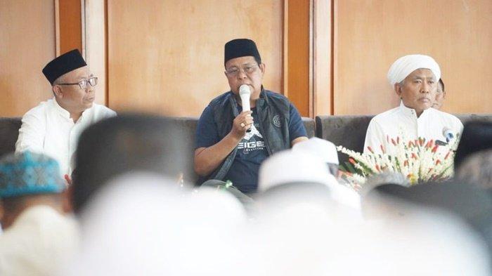 Peringatan Isra Mikraj diselenggarakan Dinas PUPR Kalimantan Selatan dihadiri Gubernur Kalsel H Sahbirin Noor dan Pimpinan Madrasah Darussalam Tahfidz dan Ilmu Al-Qur’an Martapura, KH Muhammad Wildan Salman atau Guru Wildan, yang menyampaikan tausiah agama, Senin (13/2/2023) silam.