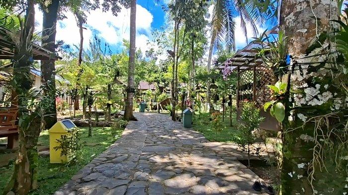 KAMPUNG-Kampung Anggrek di Desa Tumingki, Kecamatan Loksado, HSS dan berbagai spesies anggrek di pusat konservasi di Pegunungan Meratus ini. Wisata Kalsel: Bisa Dibeli Pengunjung, Ada Kampung Anggrek di Desa Tumingki Loksado HSS.