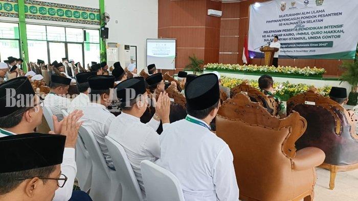 Kakanwil Kemenag Kalsel berikan arahan kepada peserta ustad dan ustazah pendidikan intensif di dalam dan luar negeri