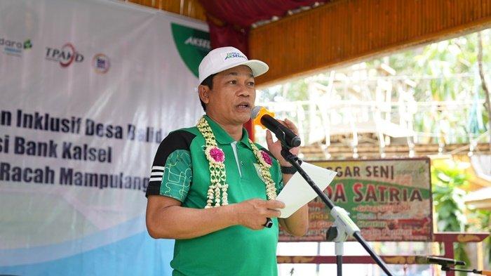 Kegiatan Peluncuran ekosistem keuangan inklusi Desa balida sebagai desa akselerasi Bank Kalsel dalam festival pasar budaya racah mampulang.