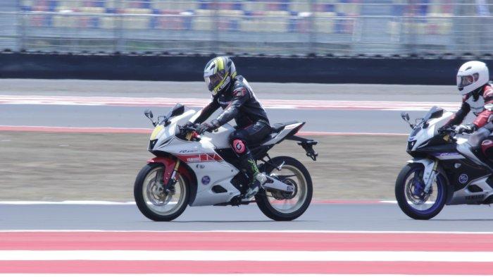 Konsumen Yamaha Jajal All New R15 Connected Series di Sirkuit Mandalika, Rangkaian Shell bLU cRU Yamaha Endurance Festival