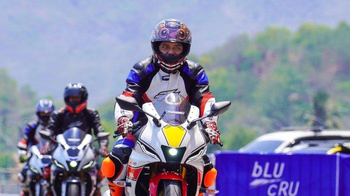 Konsumen Yamaha Jajal All New R15 Connected Series di Sirkuit Mandalika, Rangkaian Shell bLU cRU Yamaha Endurance Festival