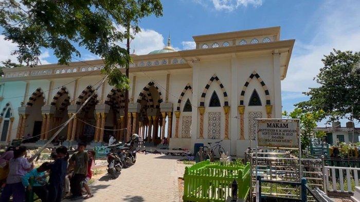 Kubah Pagatan, Kecamatan Kusan Hilir, Kabupaten Tanahbumbu, Kalimantan Selatan.