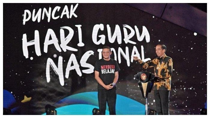 Ilustrasi - Kuswanto Guru Penggerak dari Kabupaten Sigi, Provinsi Sulawesi Tengah, saat diajak Presiden Joko Widodo berdialog  di acara puncak peringatan Hari Guru Nasional (HGN) Tahun 2023 yang digelar di Indonesia Arena, Jakarta, pada Sabtu (25/11/2023). 