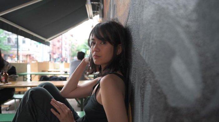 Sosok Ladya Cheryl yang Muncul di Postingan Ariel NOAH, Jadi Model Klip