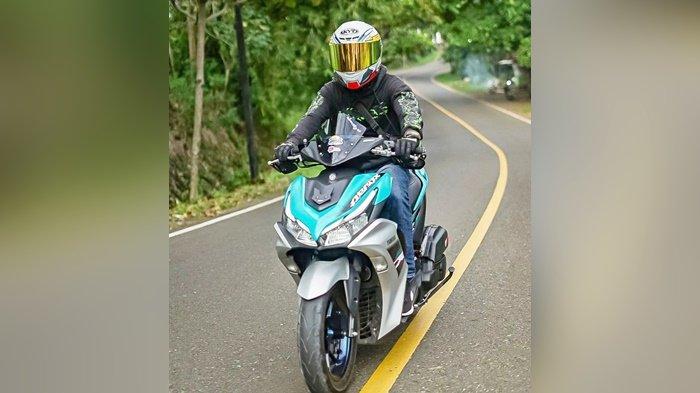 Motor yamaha Aerox dilengkapi berbagai fitur-fitur canggih yang andal.