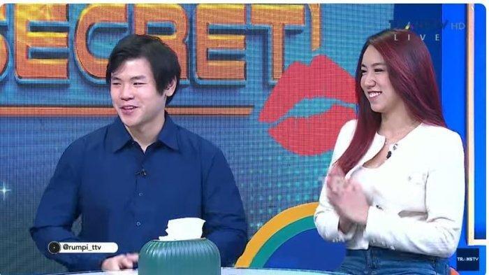Nicholas Sean dan pacarnya, Vietyana Chloe.