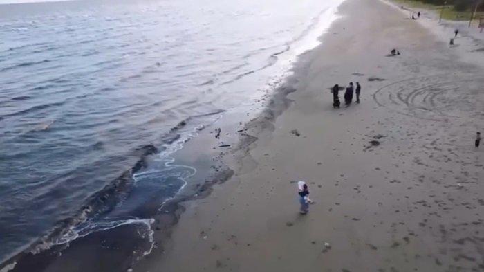 Pantai Jo Cemara, Desa Pulau Salak, Kecamatan Kusan Hilir, Kabupaten Tanahbumbu. 