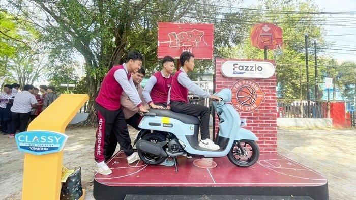 Para pelajar di event Yamaha Fun Friday “School Holic” yang digelar PT Surya Timur Sakti Jatim (PT STSJ) selaku diler resmi Yamaha Kalselteng di SMK Telkom Banjarbaru, Jumat (16/6/2023).