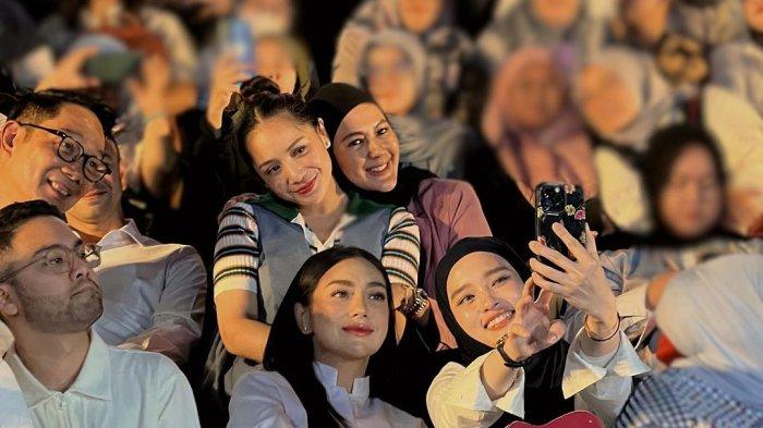 Paula Verhoeven bersama Nagita Slavina, Inara Rusli hingga Celine Evangelista.