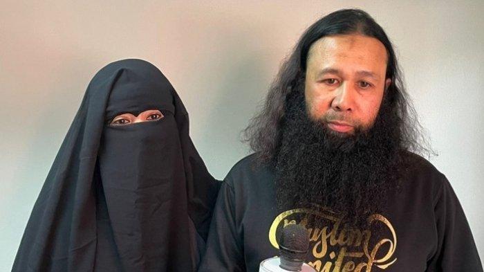 Peggy Melati Sukma dan suaminya