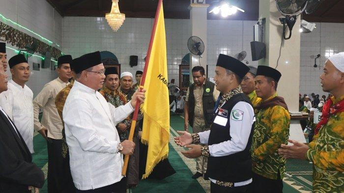 Pelepasan calon jamaah haji oleh Bupati Kotabaru H Sayed Jafar Alaydrus SH