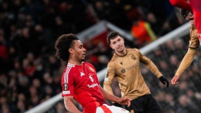 GIRING BOLA - Pemain Manchester United Joshua Zirkzee membawa bola untuk melewatui lawan, foto di capture dari X.Com pada 22 April 2025. Klub Liga Inggris, Manchester United telah mencapai kesepakatan dengan Victor Osimhen yang bisa menyingkirkan Joshua Zirkzee