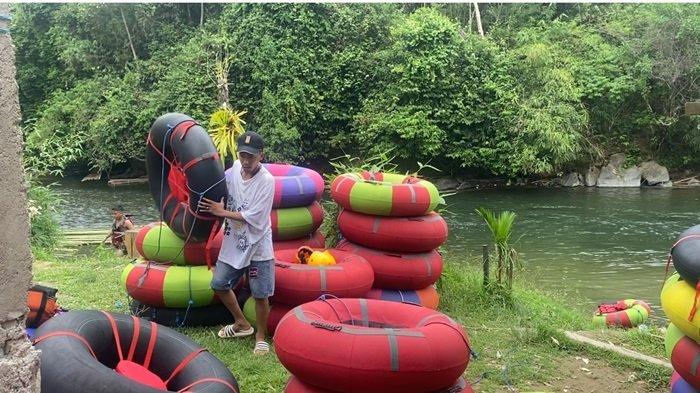 Persiapan river tubing di Sungai Amandit.