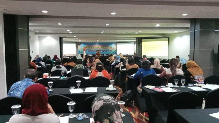 Pertemuan Evaluasi Lintas Sektor Kesehatan Ibu Dan Anak Termasuk Masalah Gizi Tinkat Provinsi Kalimantan Tengah bertempat di Hotel Neo Palma Palangka Raya, Senin (06/05/2024).