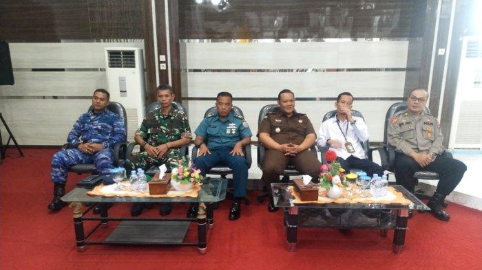 Perwakilan Forkopimda Kabupaten Kotabaru menghadiri paripurna satu buah Raperda 