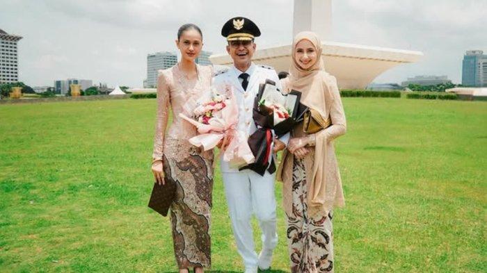 FOKUS JADI PEJABAT - Potret Ramzi bersama istri dan anaknya usai dilantik sebagai Wakil Bupati Cianjur dari capture instagram, Jumat (21/2/2025). 