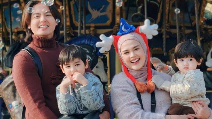 NIAT TAMBAH MOMONGAN - Potret keluarga Roger Danuarta dan Cut Meyriska dari capture instagram, Minggu (16/2/2025). 