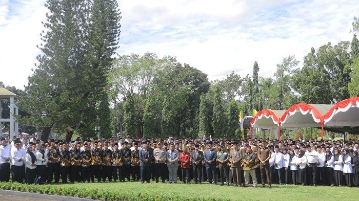 RATUSAN anggota BPD se-Tala menjalani pengukuhan perpanjangan masa jabatan menjadi delapan tahun, Kamis (4/7).